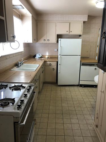1611 E Roosevelt Rd, Wheaton, IL 60187
